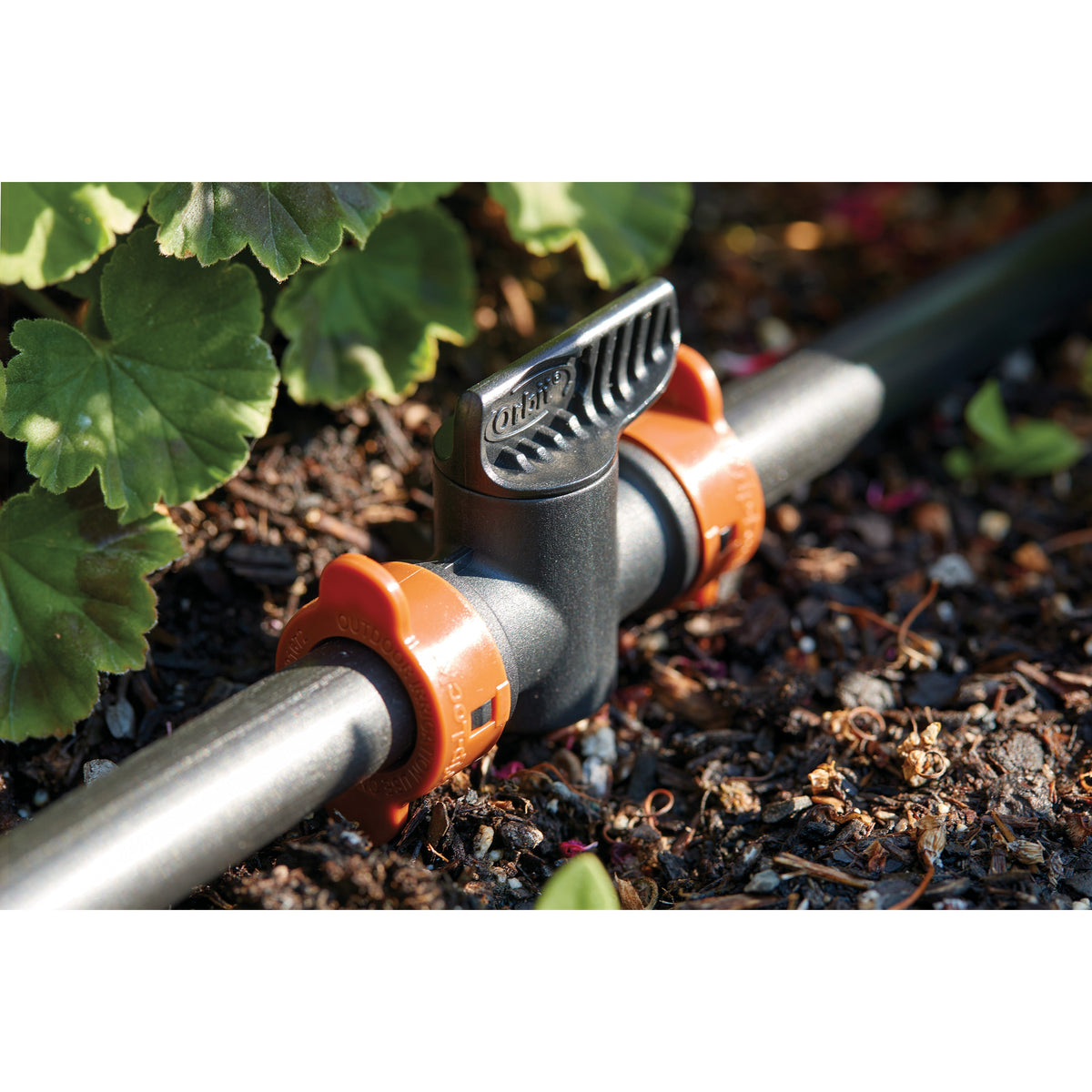 1/2" Drip-Lock Universal Push-Fit Coupling with Shut-Off Valve 67497