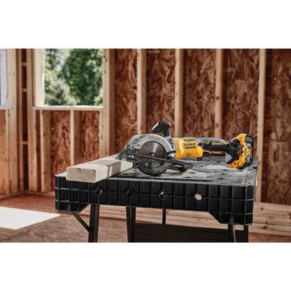 DEWALT DCS571P1 ATOMIC 20V MAX* Circular Saw Kit, 4-1/2-Inch