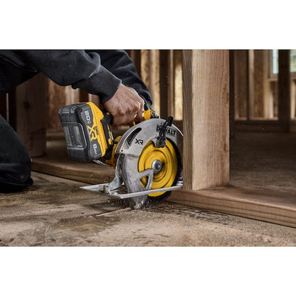 DEWALT DCS590B 20V MAX* XR® Brushless Cordless 7-1/4 in. Circular Saw (Tool Only)