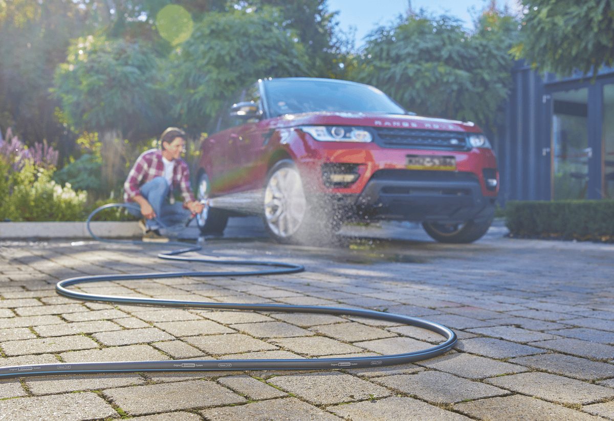 Garden Hose 30m 100ft. 5/8 X-Flow, provides flexible & reliable irrigation